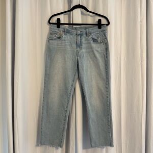 GAP Girlfriend Jeans Mid Rise Raw Hem Women’s 29 8R Light Wash